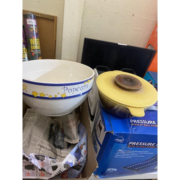 POPCORN BOWL AND ANOTHER BOWL WITH COVER