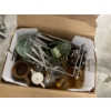 Image 1 : BOX LOT OF ASSORTED GLASS