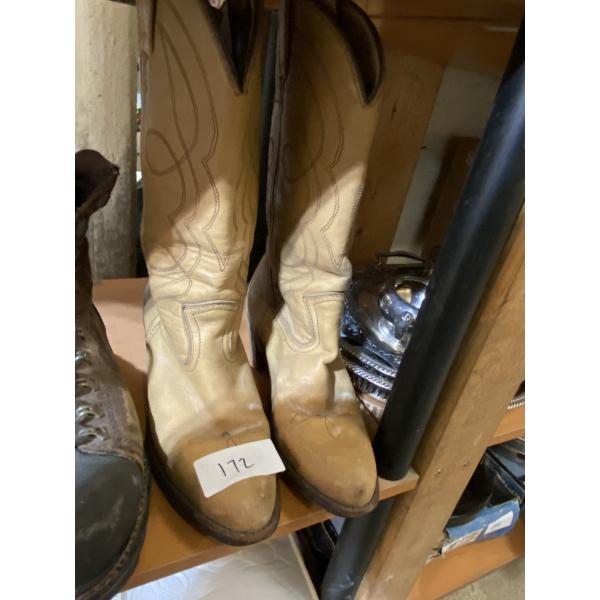 SIZE 8 WOMENS COWBOY BOOTS