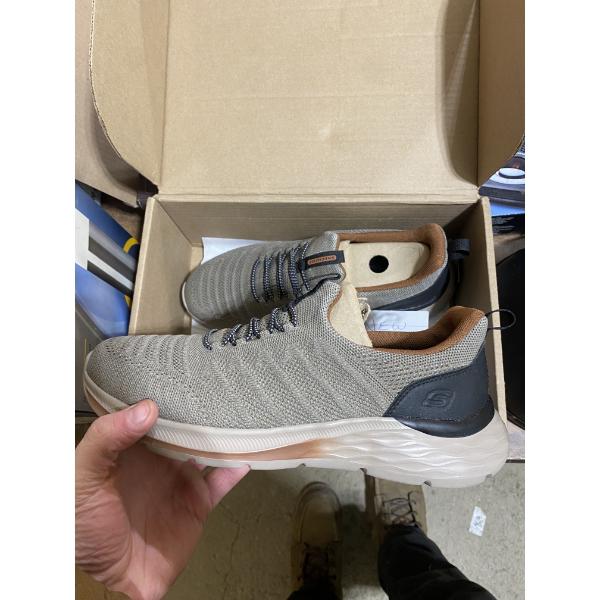 PAIR OF SCKETCHERS SHOES - SIZE 9.5