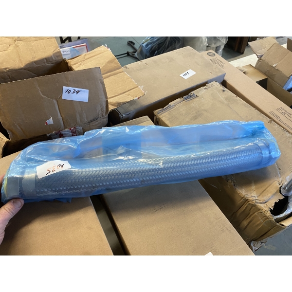 LARGE BRAIDED HYDRAULIC HOSE 24 INCH LONG 