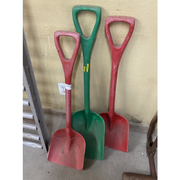 3 PLASTIC SHOVELS