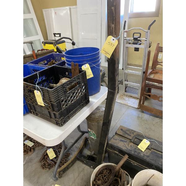 HITCH-MOUNTED CANOE BRACE - APPROX. 5 FT