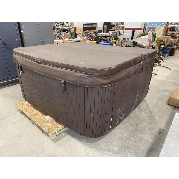 80 X 80 INCH HOTTUB WITH COVER-UNTESTED 