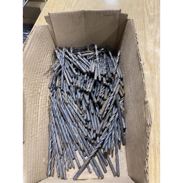 BOX LOT OF ASSORTED DRILL BITS