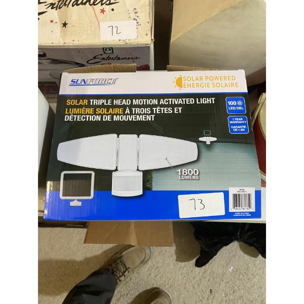 SOLAR TRIPLE HEAD MOTION ACTIVATED LIGHT