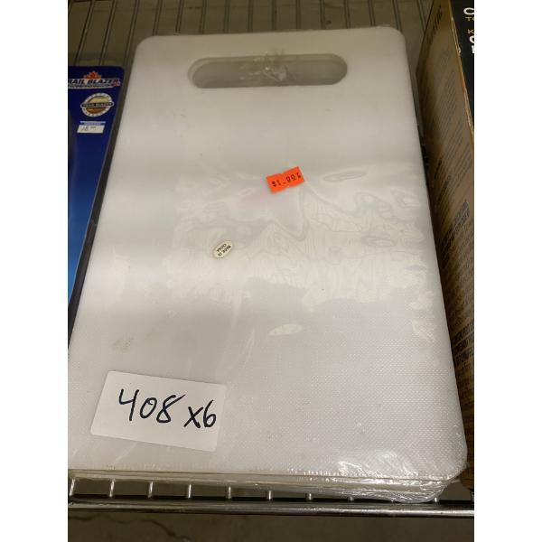 6 OF 11 X 7.5 INCH PLASTIC CUTTING BOARDS