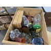 Image 2 : WOODEN BOX LOT OF ASSORTED GLASS