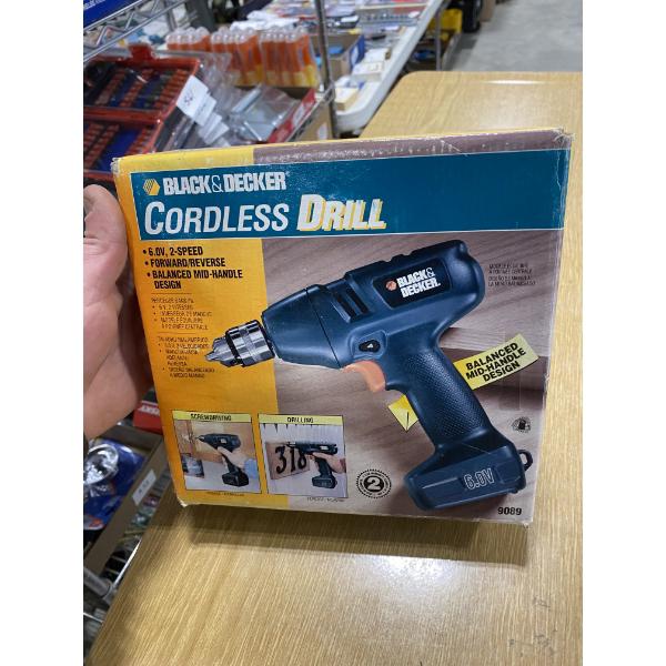 BLACK AND DECKER DRILL WITH CHARGER
