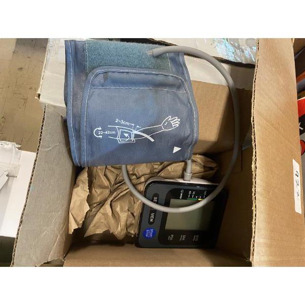 BLOOD PRESSURE MONITOR 