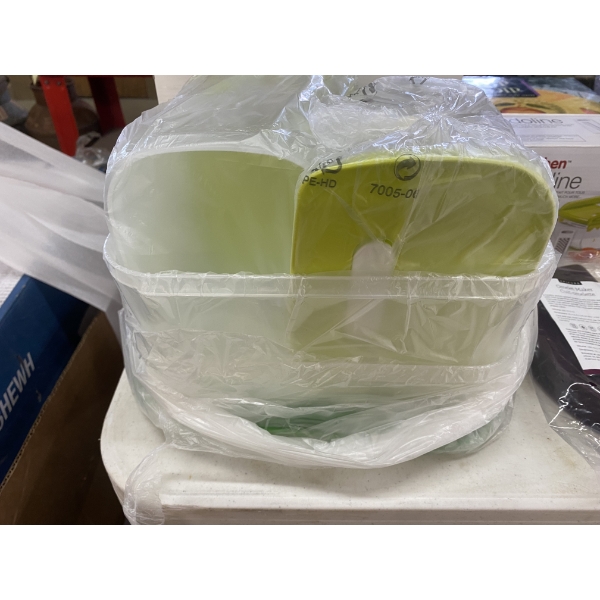 EPICURE 4-PIECE TUPPERWARE SET