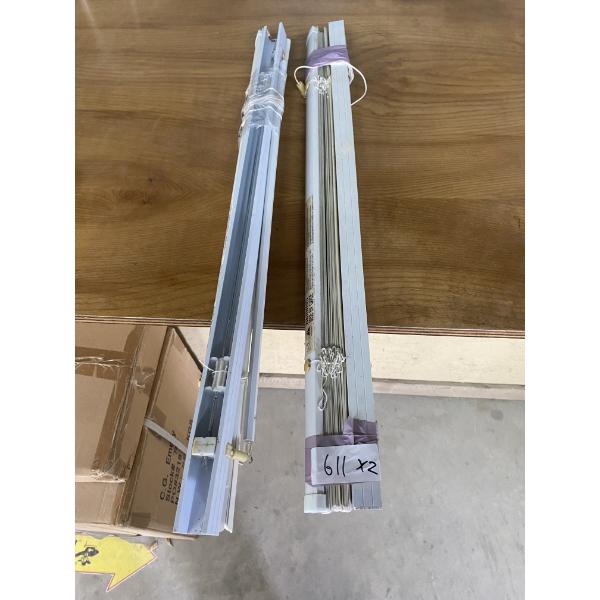 2 0F 26.5 INCH WIDE WINDOW BLINDS