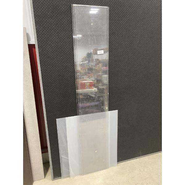 6  PCS OF ASSORTED PLASTIC 