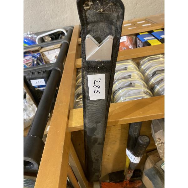 FOLDING TRIANGLE SQUARE