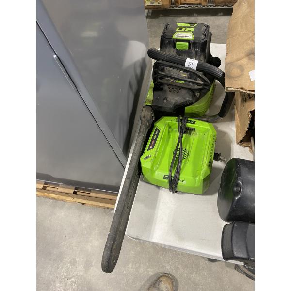 GREENWORKS ELECTRIC CHAINSAW WITH BATTERY AND CHARGER  