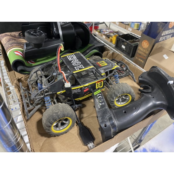 REMOTE CONTROL TRUCK WITH REMOTE AND CHARGER