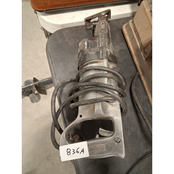 MILWAUKEE CORDED SAWSALL