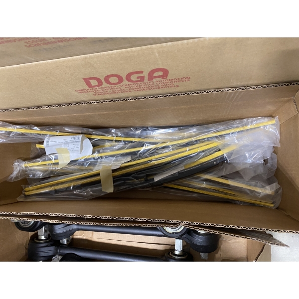 APPROX 10 OF 32IN DOGA WINDSHIELD WIPERS