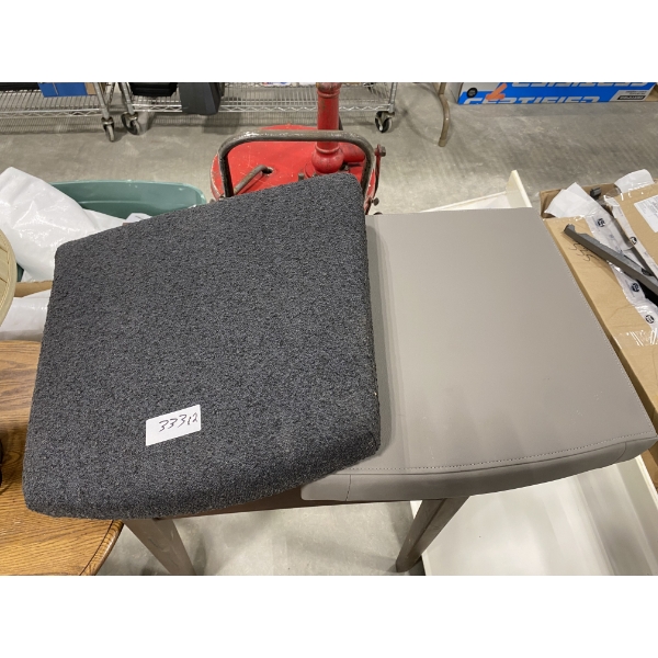  SEAT CUSHIONS