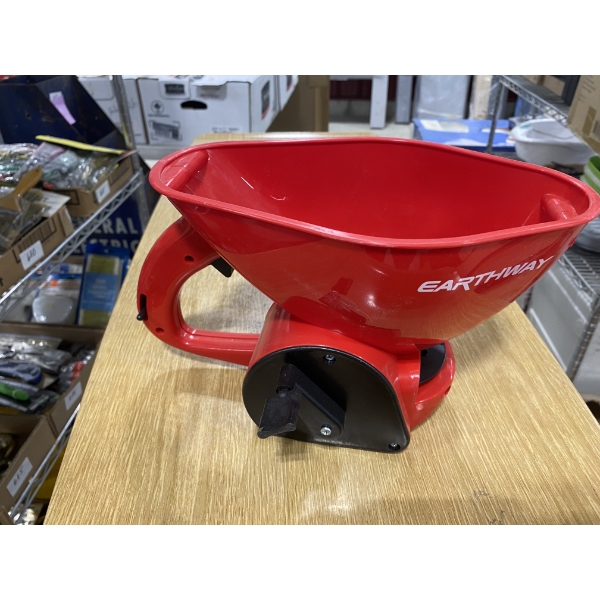 HANDHELD GARDEN SEEDER 