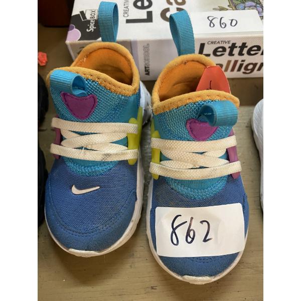 SIZE 5.5 NIKE BABY SNEAKS 
