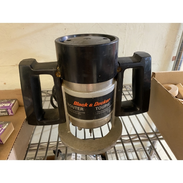 BLACK & DECKER ROUTER