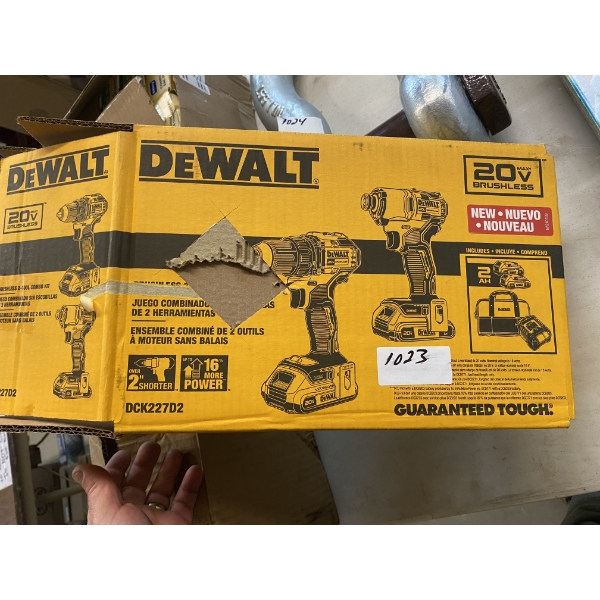 DEWALT 20V DRILL COMBO KIT WITH BAG, BATTERIES, AND CHARGER