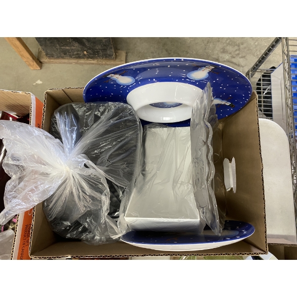 BOX LOT OF KITCHEN WARE