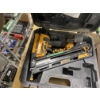 Image 1 : BOSTITCH AIR NAILER