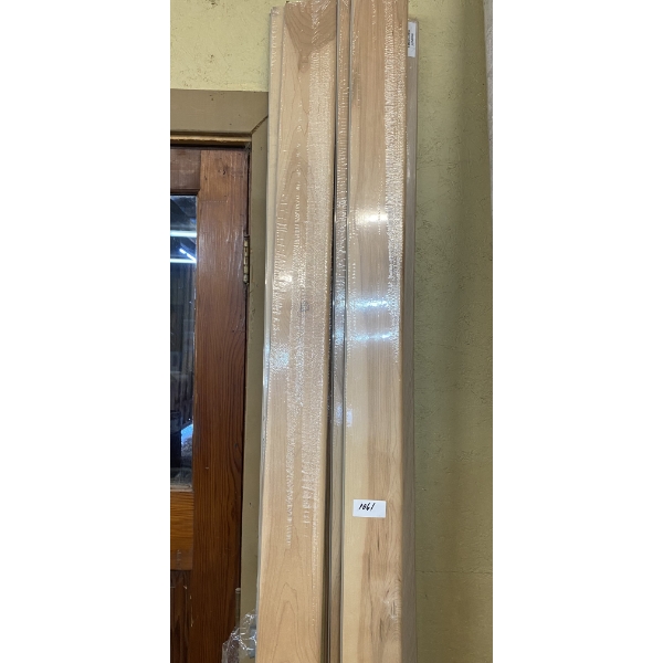 6 PCS OF 4.5 INCH OAK TRIM - 8 FEET LONG PLUS 2 PCS OF OAK NOSE TRIM