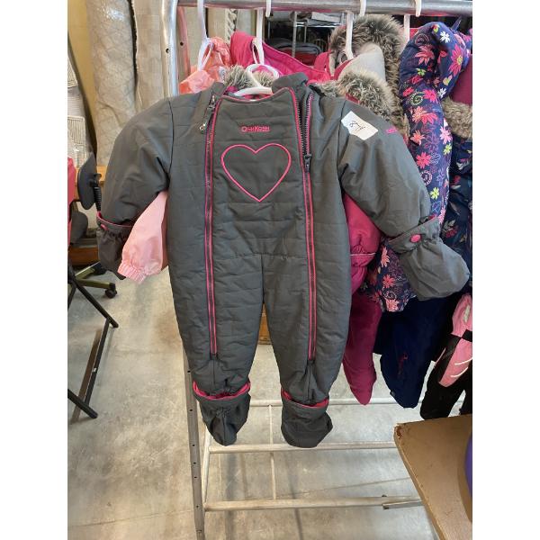 12 MONTH OSH KOSH SNOW SUIT