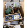 Image 1 : BOX LOT OF ASSORTED GLASS