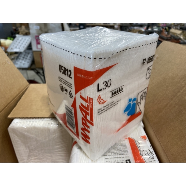 APPROX. 1000 HAND CLEANING TOWELS