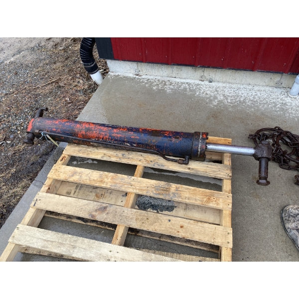 LARGE HYDRAULIC CYLINDER - 42 INCH EXTENSION