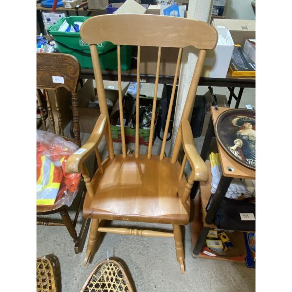 WOODEN ROCKING CHAIR