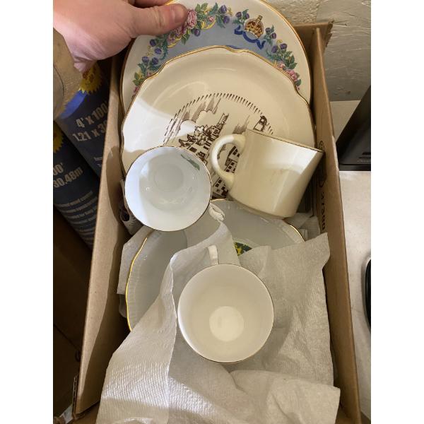 BOX LOT OF ASSORTED PCS OF GLASS