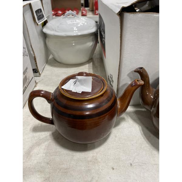 SMALL TEAPOT