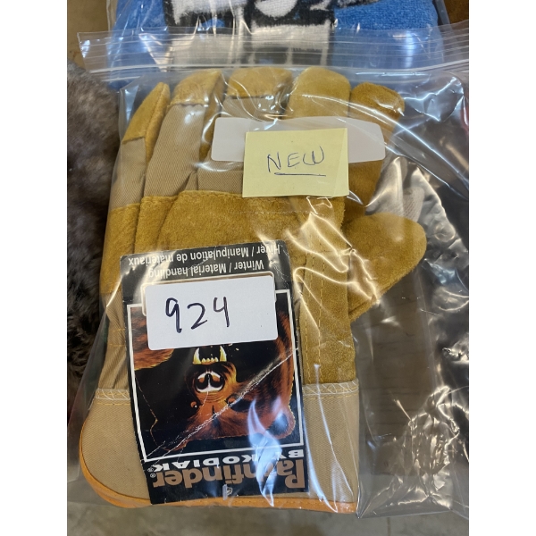 2 PAIR OF NEW GLOVES 