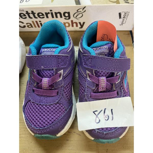 SIZE 5 SACONY BABY SNEAKS 