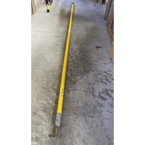FIBERGLASS HOT STICK FOR LINESMAN 