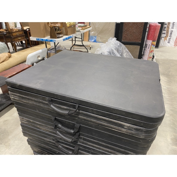 6 FOLDABLE BLACK TABLE