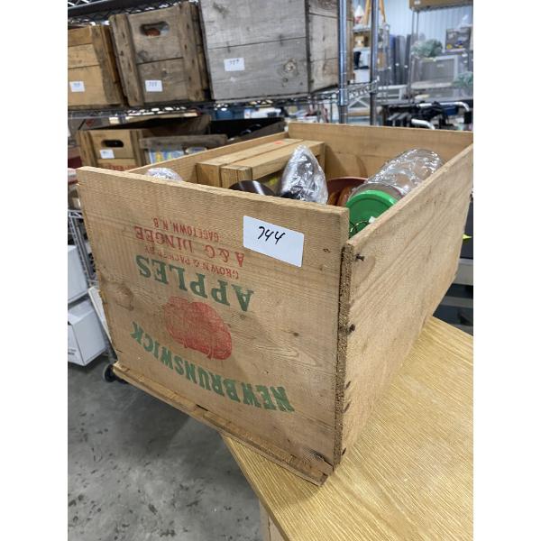 WOODEN BOX LOT OF ASSORTED GLASS