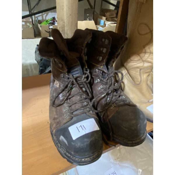 SIZE 8.5 MENS WORK BOOTS