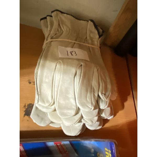 4 PAIR OF SIZE XL WORK GLOVES