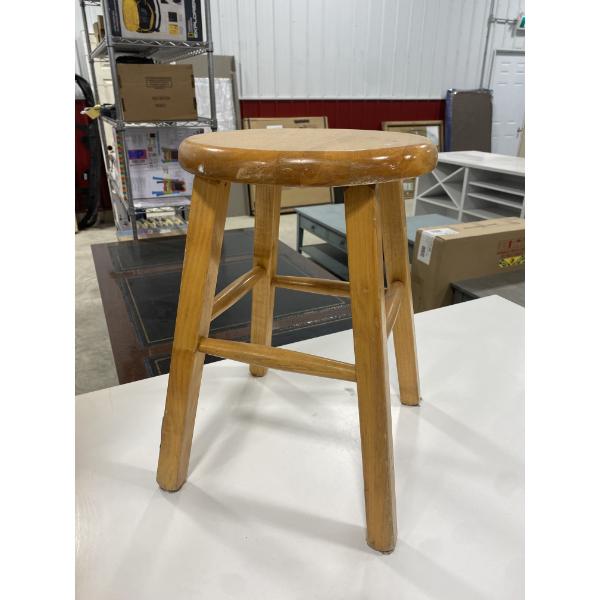 KIDS WOODEN STOOL