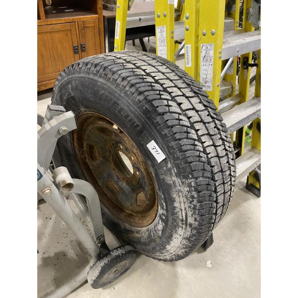 LT275/70R18 TIRE ON RIM