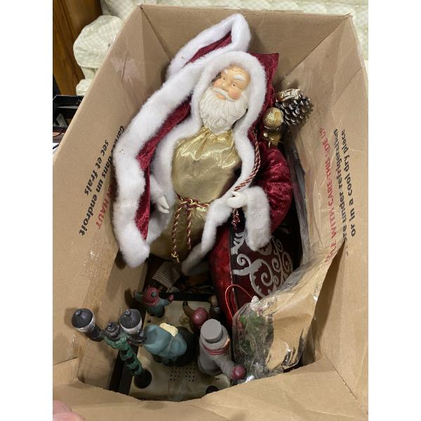 BOX LOT OF CHRISTMAS DECOR