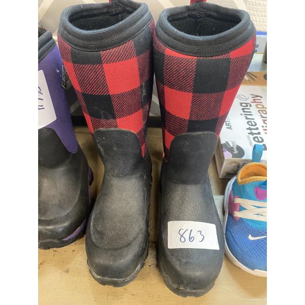 SIZE 12 KIDS MUCK BOOTS