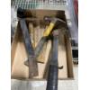 Image 1 : ASSORTED HAMMER AND PRY BAR