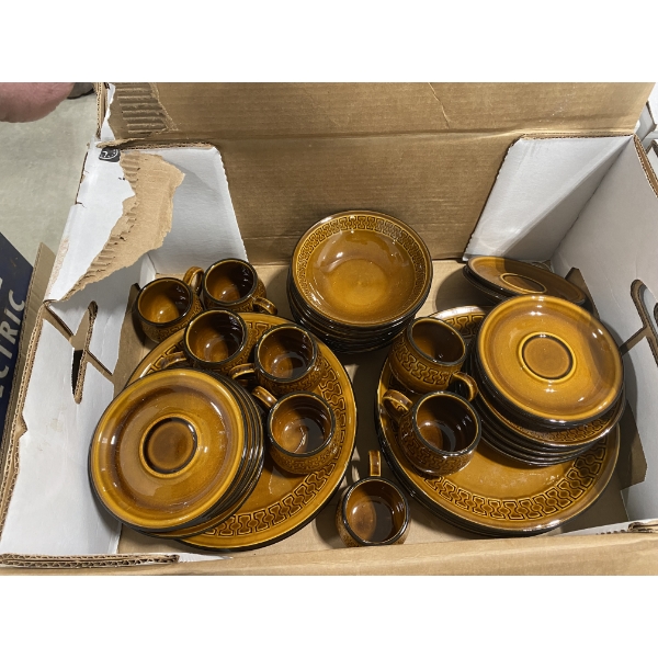 CAMBRIAN STONEWARE DISH SET